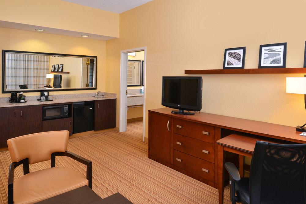 Courtyard By Marriott Columbia Northeast/Fort Jackson Area Extérieur photo